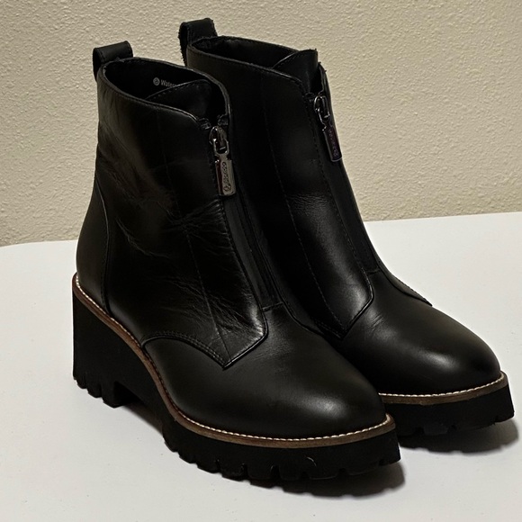 Blondo Black Heeled Boots - Picture 3 of 9